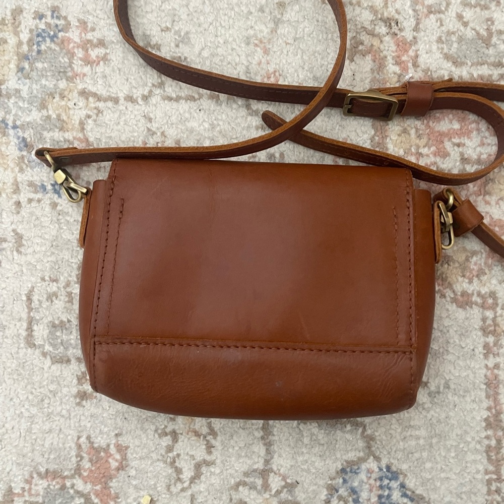 Portland Leather Tan Crossbody Bag - Picture 4 of 6